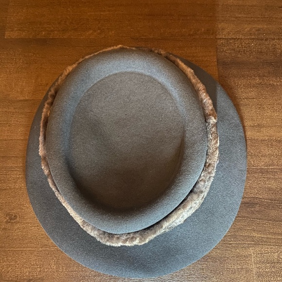 Vintage Oscar de la Renta Brown Hat w/ fur trim - Picture 5 of 5